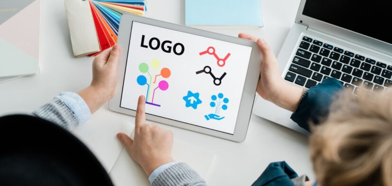 how-to-choose-right-logo-designer-for-your-brand